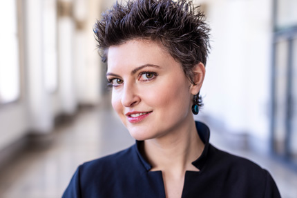 Die Organistin Angela Metzger · © schneiderphotography
